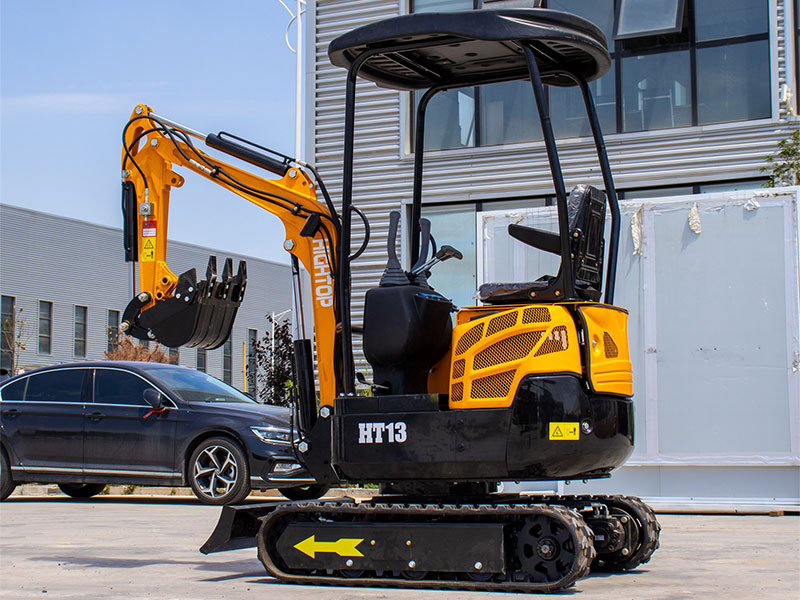 小型挖掘機(jī)機(jī)身發(fā)熱時(shí)應(yīng)檢查哪些地方？